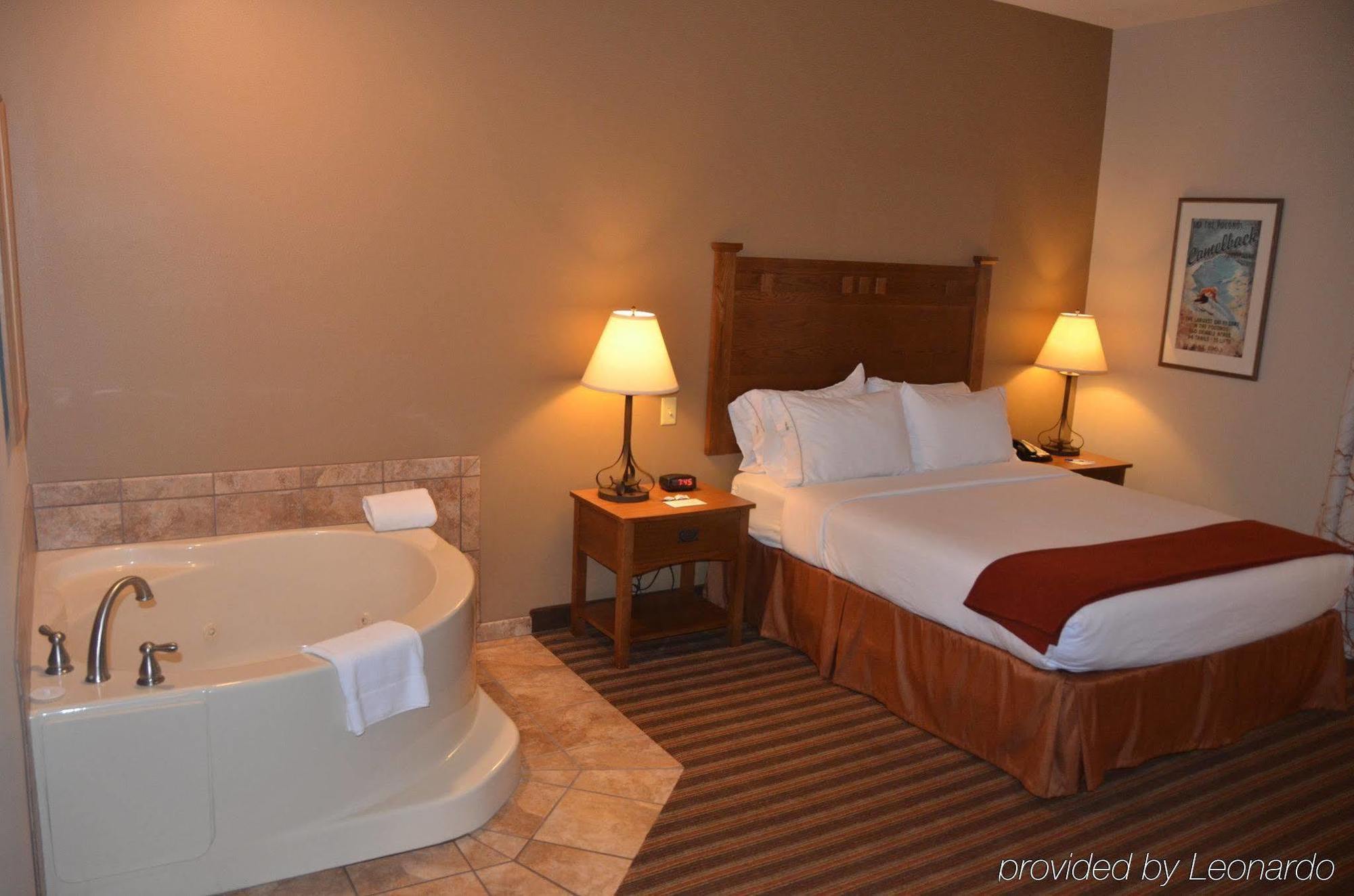Hotel Express & By Ihg
