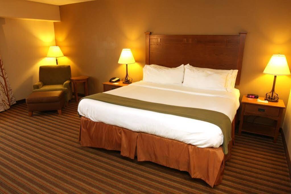 Express & By Ihg Donegal